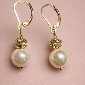 Elegant Gold and Pearl Drop Earrings